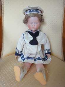 Antike Puppe Marie 101 Original Marinekleidung, Schachtel und Perücke