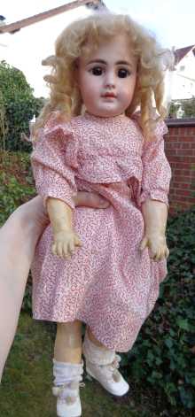 German antique doll, beautiful girl made by Simon & Halbig, dated about 1888.